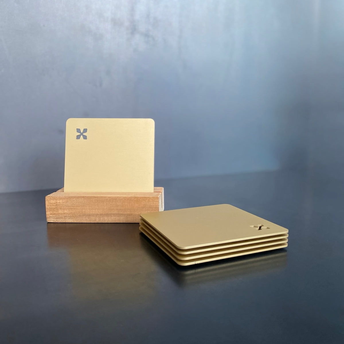 Glasuntersetzer aus Aluminium – Gold eloxiert, 6er-Set